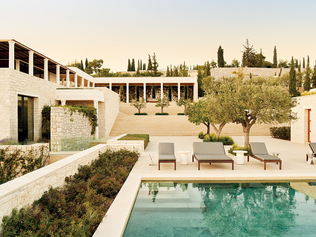  GOLDEN FAMILY GETAWAYS